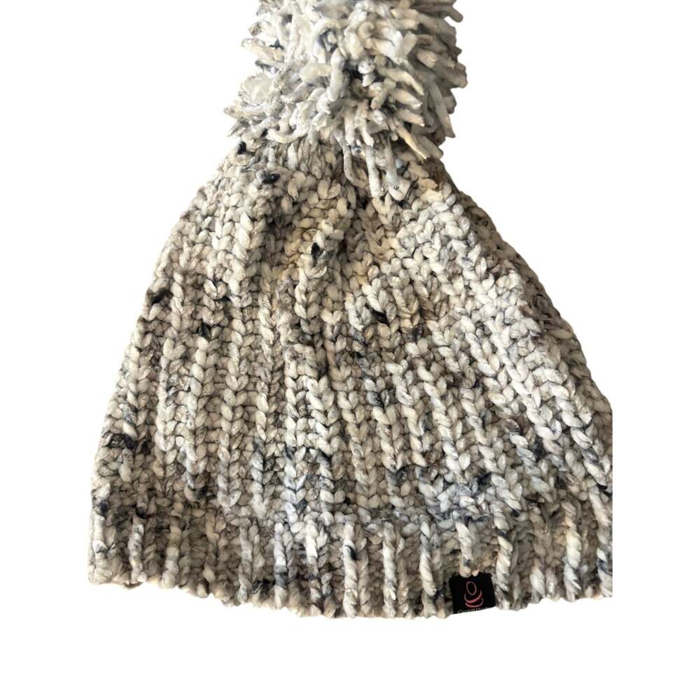 Cuddl Duds Beanie Knit Winter Hat Gray White Cozy Chunky Knit
